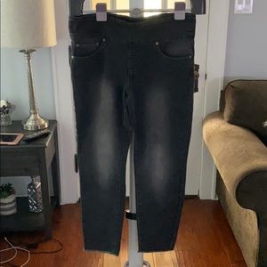 Women’s Jeggings. Light black.